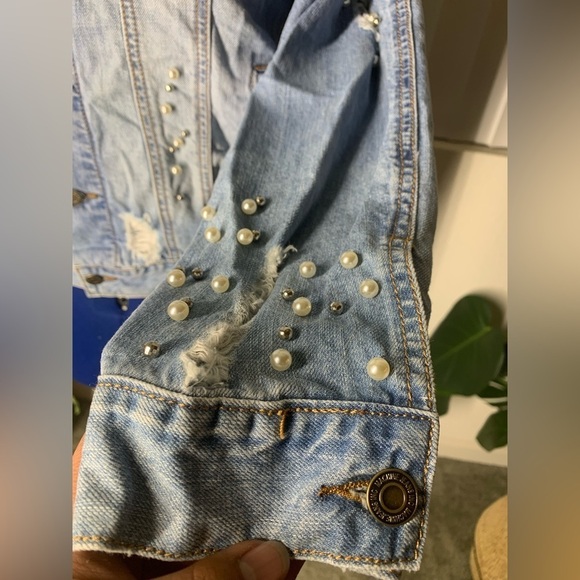 machine pour trucker jean jacket denim with beads pearls distressed denim - Picture 5 of 7